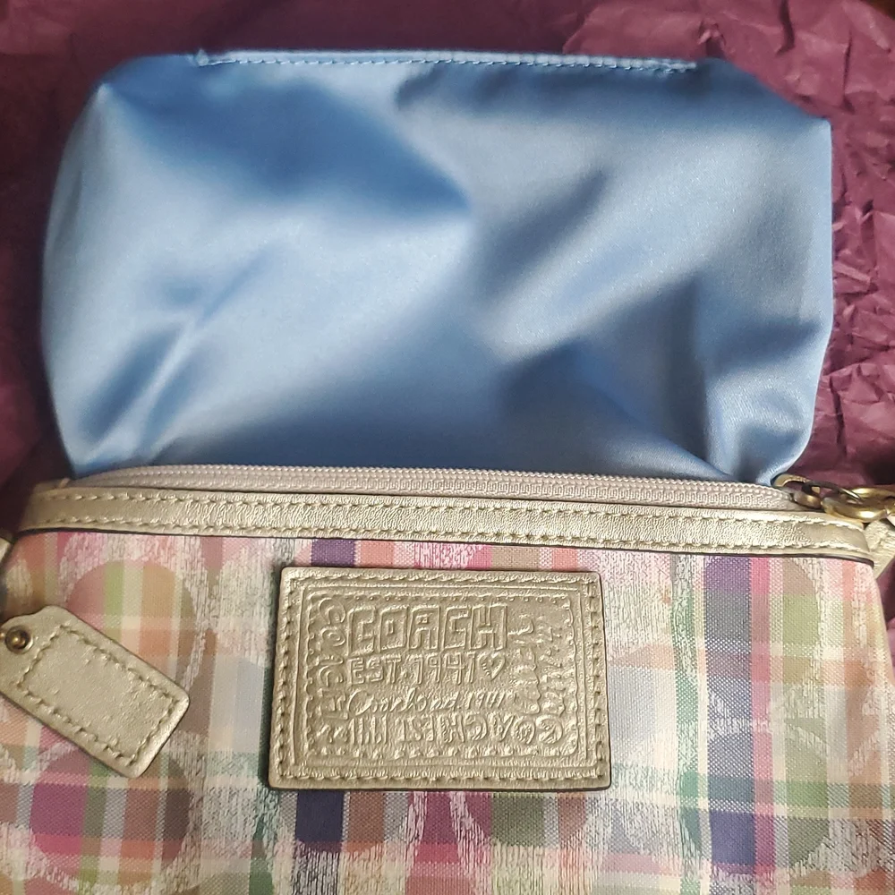 Coach wristlet - Picture 4 of 5